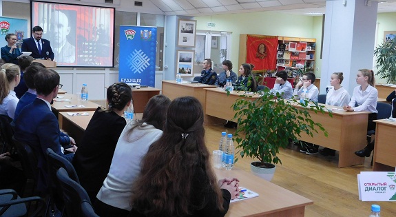 DSCN8105 - ведущие - 1